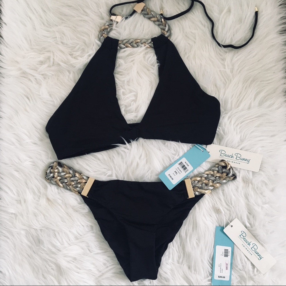 BEACH BUNNY SWIMWEAR SET